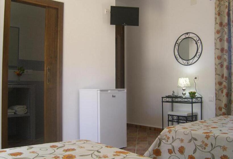 חדר סטנדרט לשלושה, Hostal El Canario