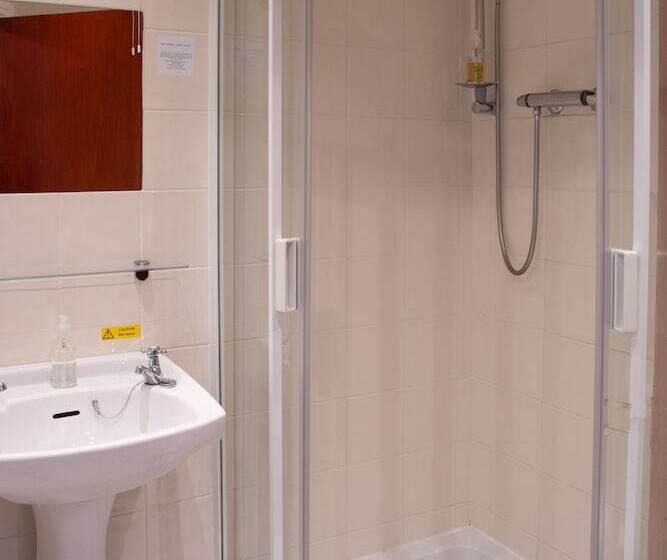 Quarto Estandar, Q Accommodation