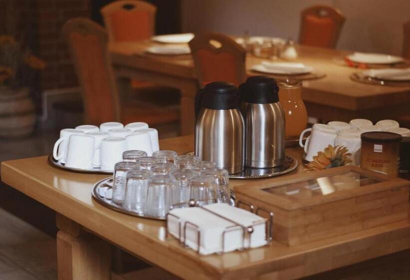 اتاق استاندارد سه نفره, Rooms And Apartments Panker