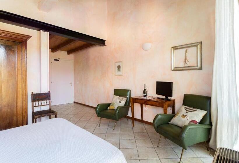 Номер Стандарт с Балконом, Cascina Clarabella
