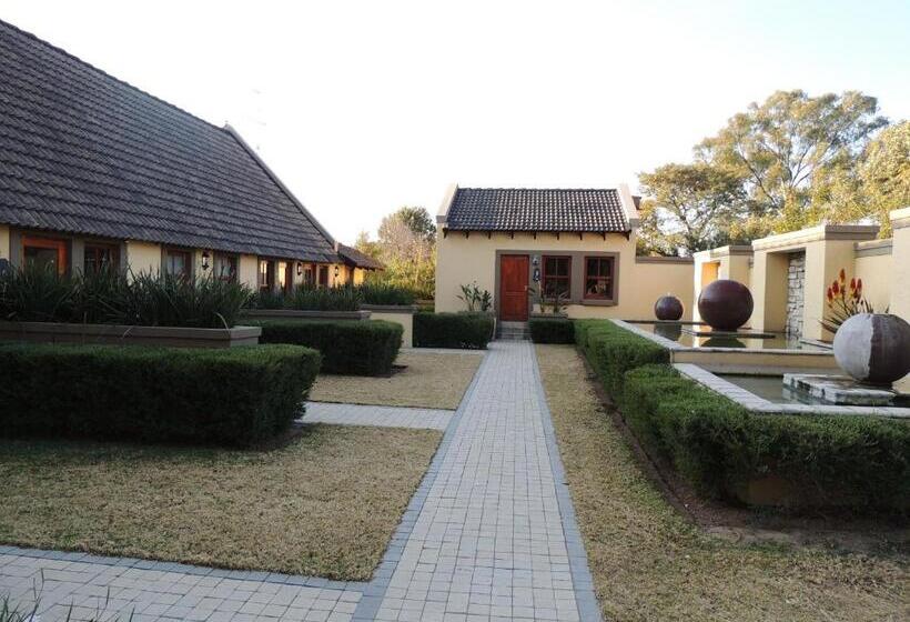 Номер Стандарт Вид на Сад, Strawberry Fields Country Manor Guest House