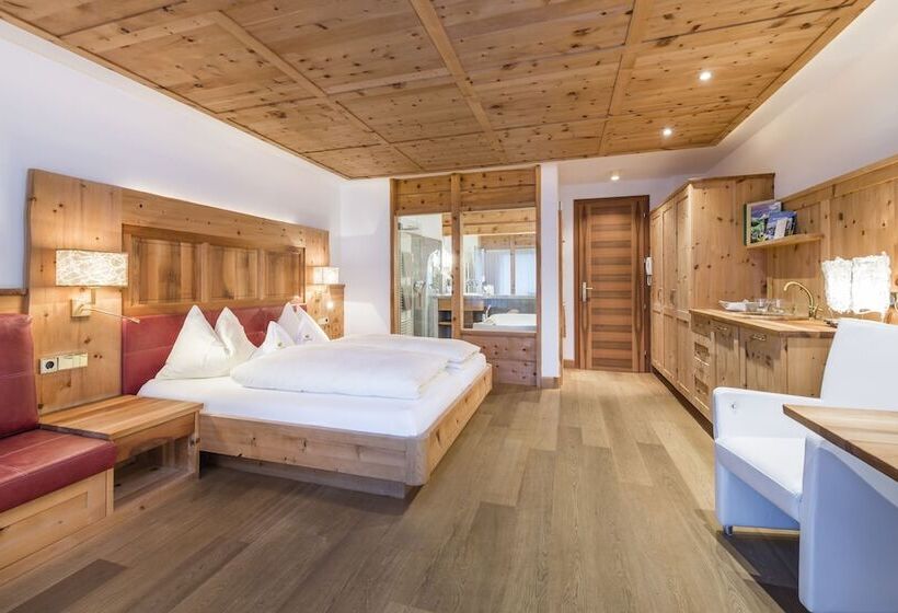 Номер Deluxe с Гидромассажем, Naturhotel Lüsnerhof