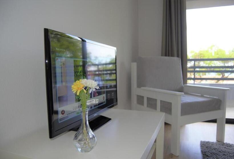 Студио Стандарт с Балконом, Apartamentos Turísticos Vitoria By Petit Hotels