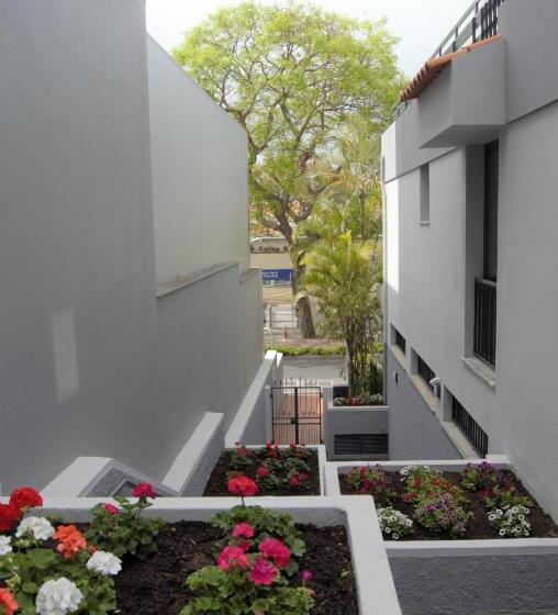 Студио Стандарт с Балконом, Apartamentos Turísticos Vitoria By Petit Hotels