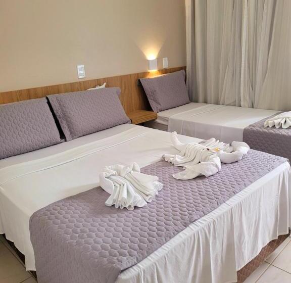 Quarto Triplo Estandar com Sacada, Pousada Concha Dourada