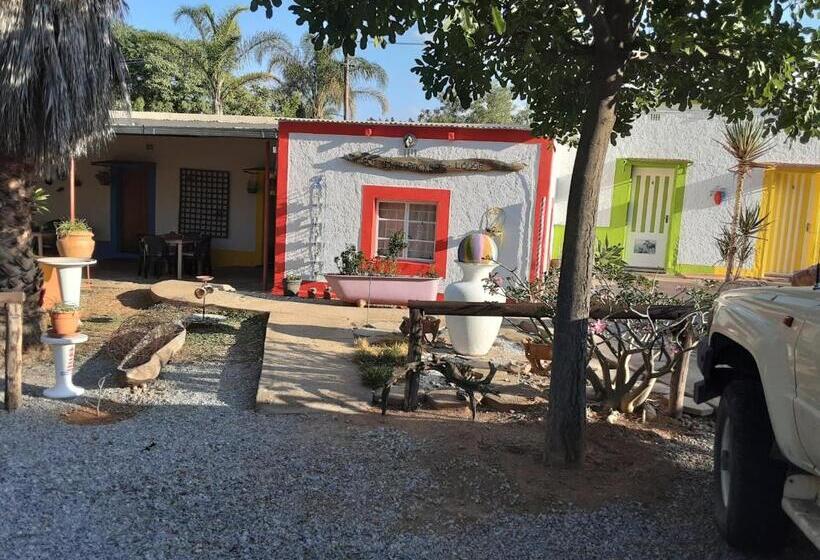 اتاق استاندارد, Kai Oms Backpackers Lodge