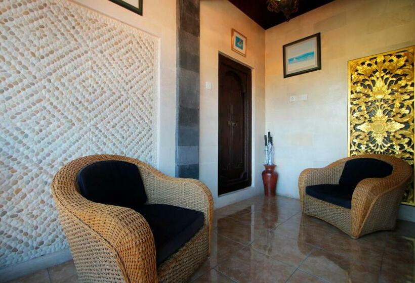 غرفة سوبيريور, Graha Madesimon