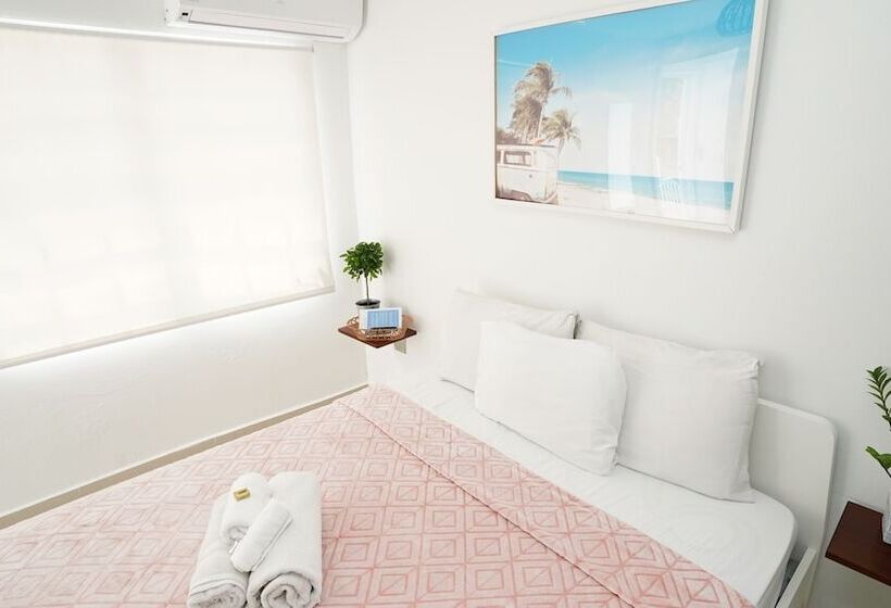اتاق استاندارد, The Pelican Poshtel