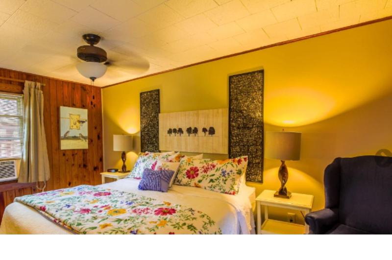 اتاق استاندارد, The Pelican Poshtel