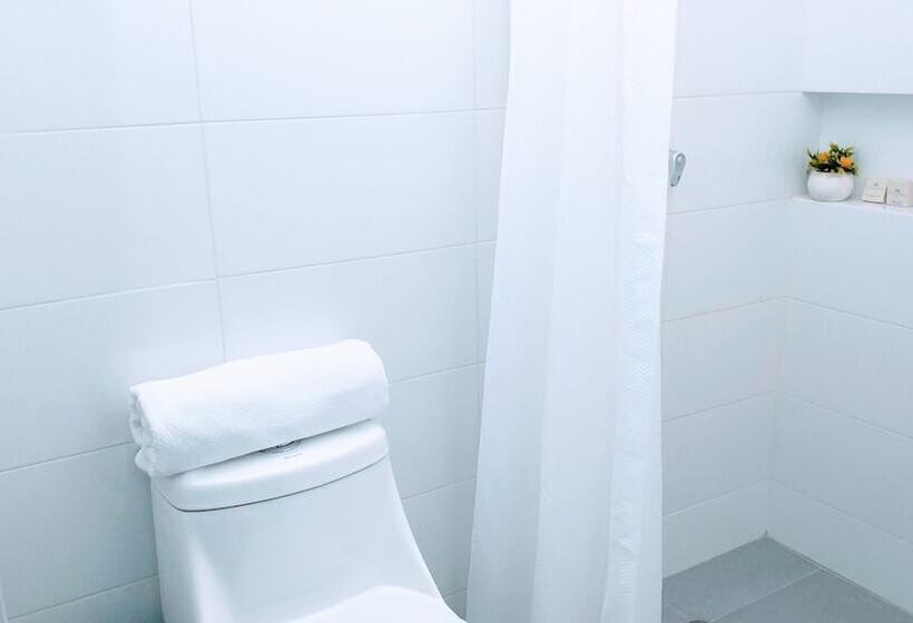 اتاق استاندارد چهار تخته, Akuamarina