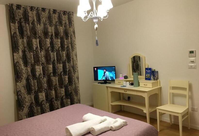اتاق استاندارد با بالکن, Suberito Rooms&bar