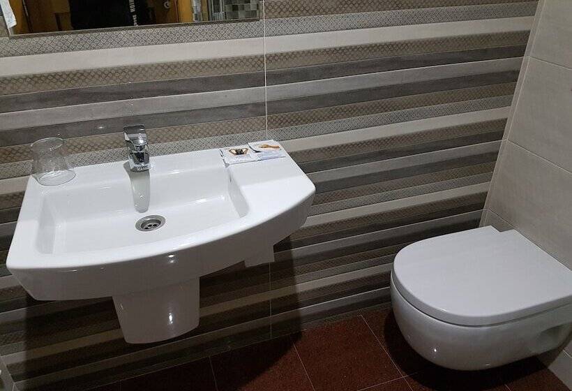 Номер Стандарт с Балконом, Hostal Camelot