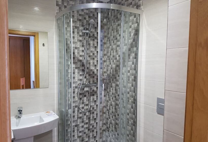 Номер Стандарт Индивидуальный с Балконом, Hostal Camelot