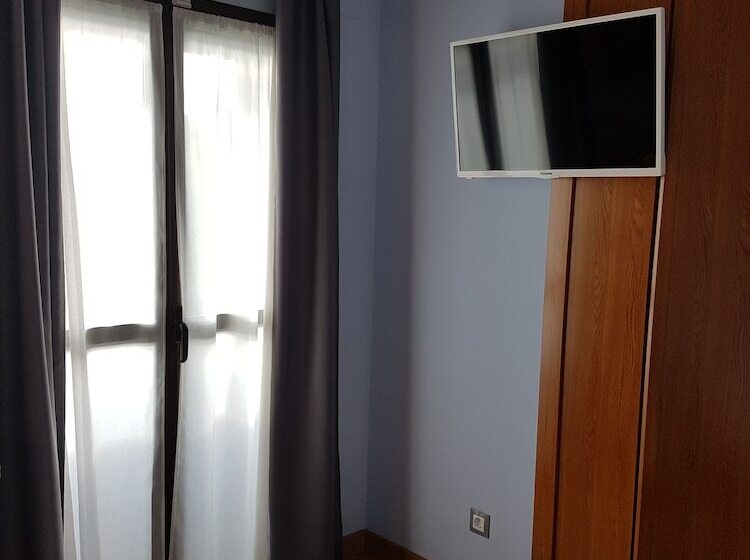 Номер Стандарт с Балконом, Hostal Camelot