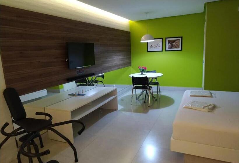 اتاق استاندارد, Vegas Motel