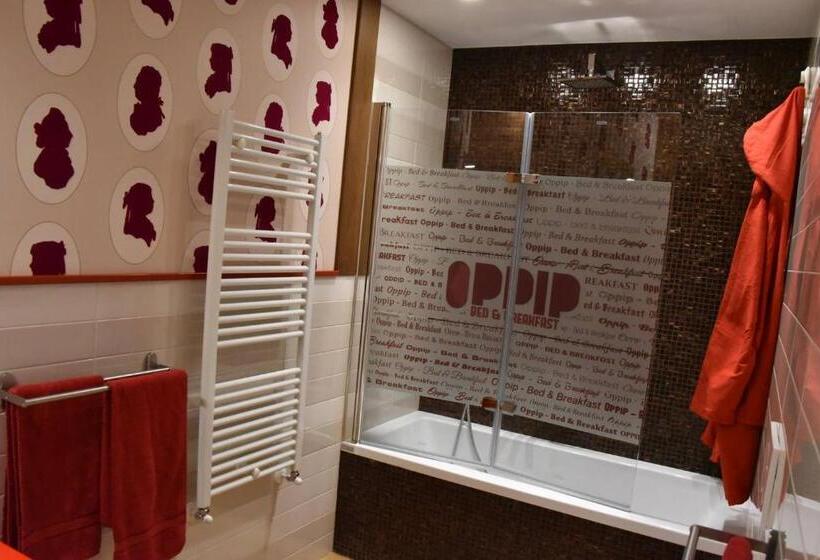 اتاق لوکس با بالکن, Oppip