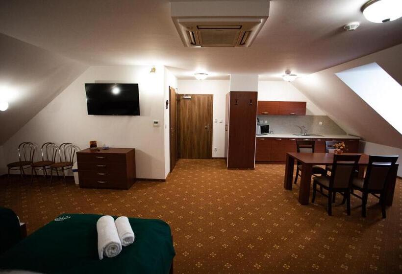 Номер Deluxe, Penzión Poľovník