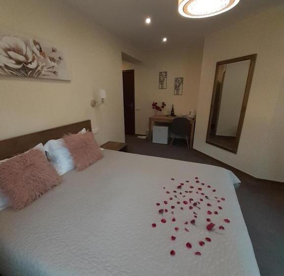 Quarto Estandar com Sacada, Lanobila