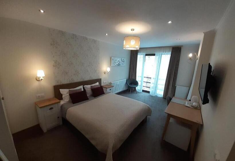 Quarto Estandar Cama King, Lanobila