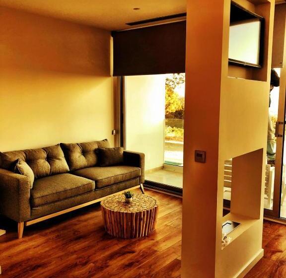 Люкс, Nature Suites Puig Campana