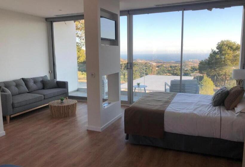 Люкс, Nature Suites Puig Campana