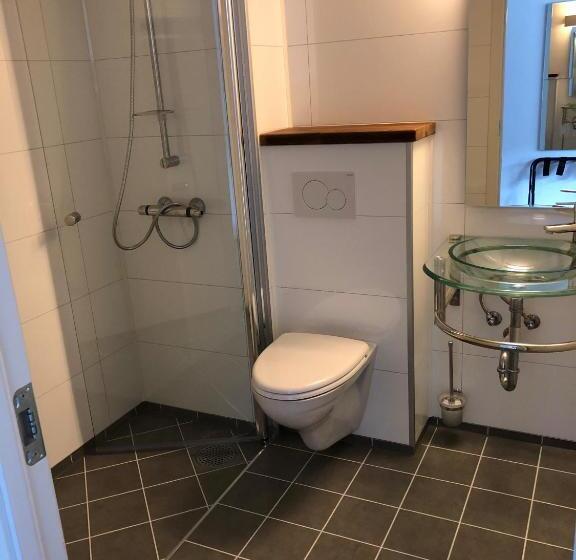 Семейный Номер, Husnes Sentrum Hotell