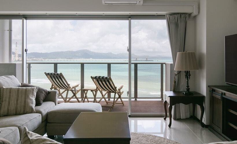 Люкс Повышенной Комфортности, Hideout Okinawa Uruma