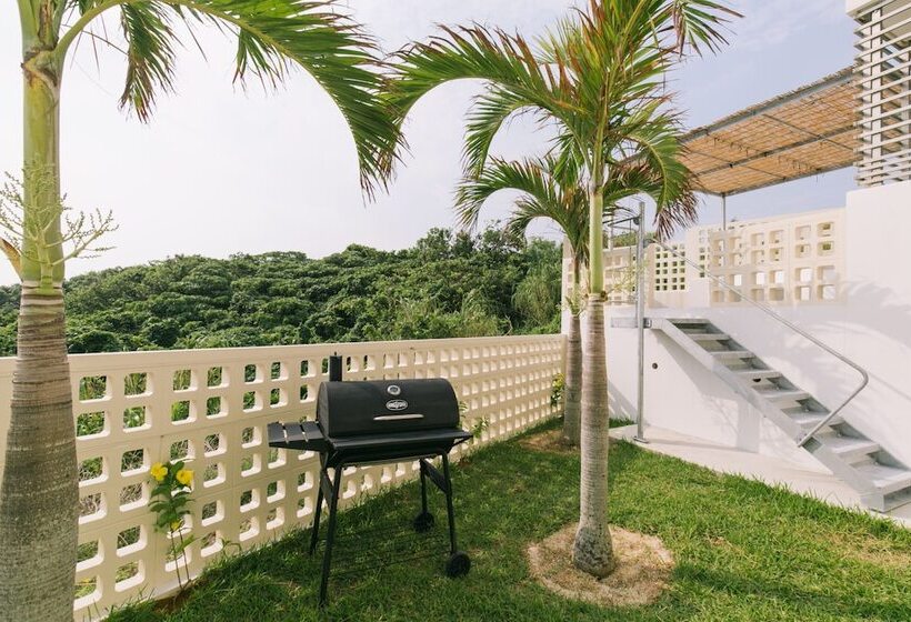 Люкс, Hideout Okinawa Uruma