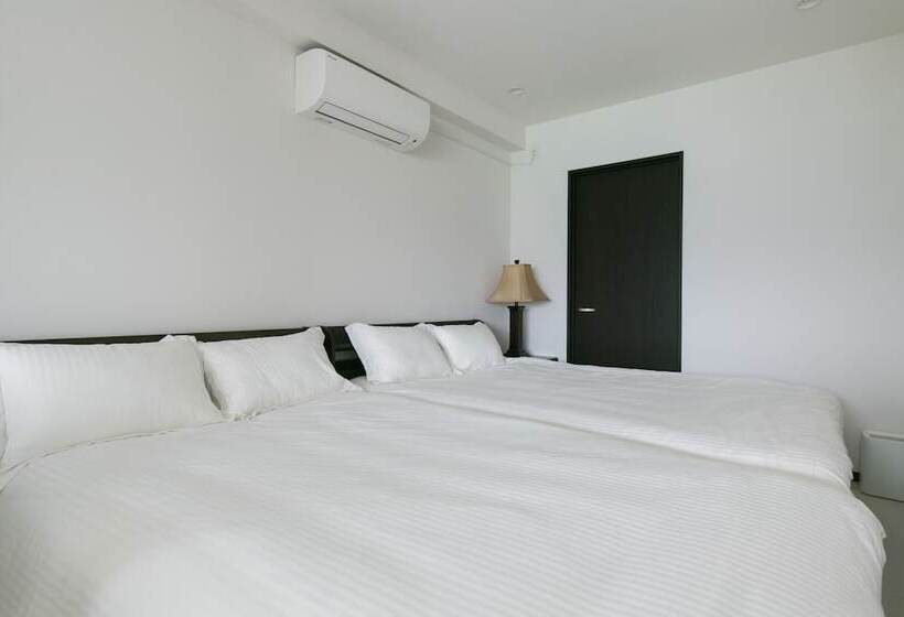 Люкс с Террасой, Hideout Okinawa Uruma
