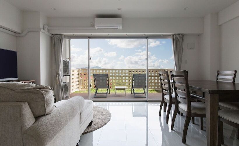 Люкс с Террасой, Hideout Okinawa Uruma