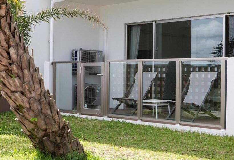 Люкс с Террасой, Hideout Okinawa Uruma