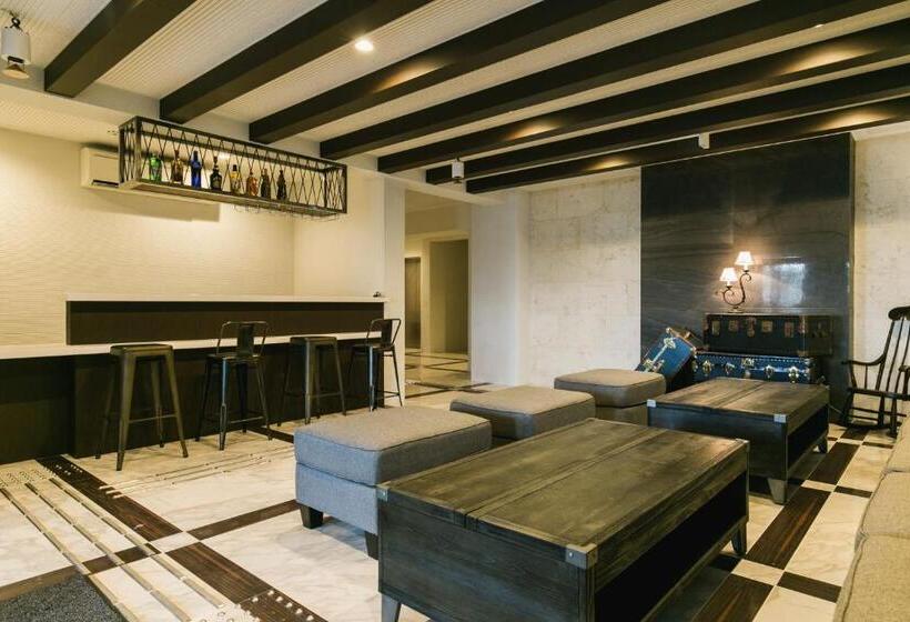 Люкс с Террасой, Hideout Okinawa Uruma
