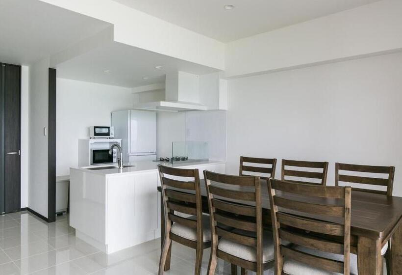 Люкс с Террасой, Hideout Okinawa Uruma