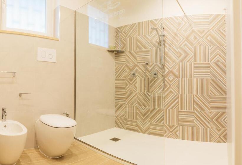 Четырехместный Номер Deluxe, Golden Residence