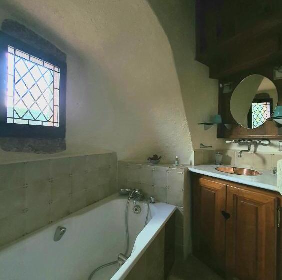 Люкс с Бассейном, Chambre D'hôtes Au Château De Belcastel