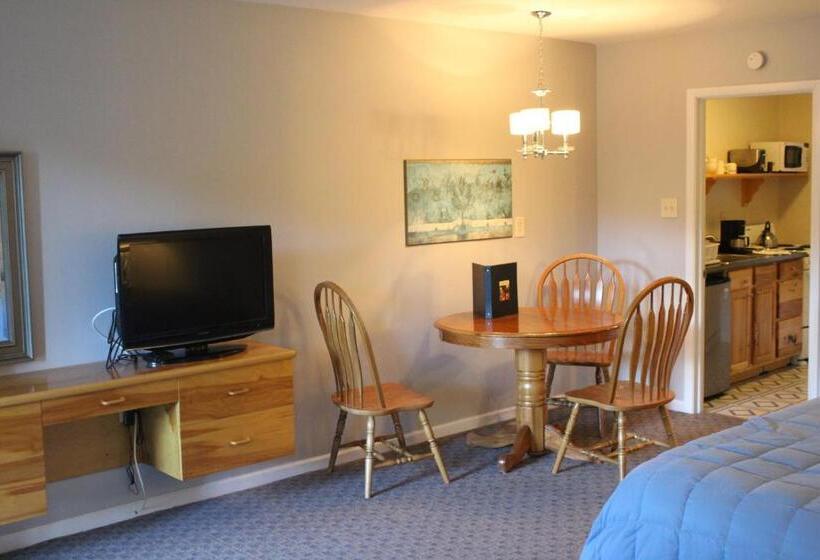Четырехместный Номер Стандарт, Catskill Seasons Inn