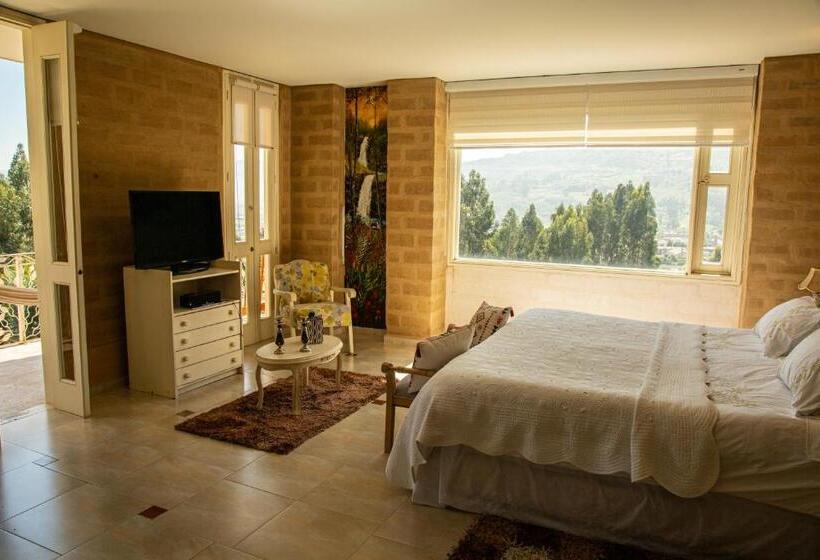 Люкс с Балконом, Bella Tierra Hotel Boutique