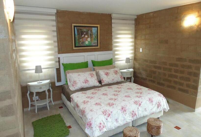 Полулюкс с Балконом, Bella Tierra Hotel Boutique