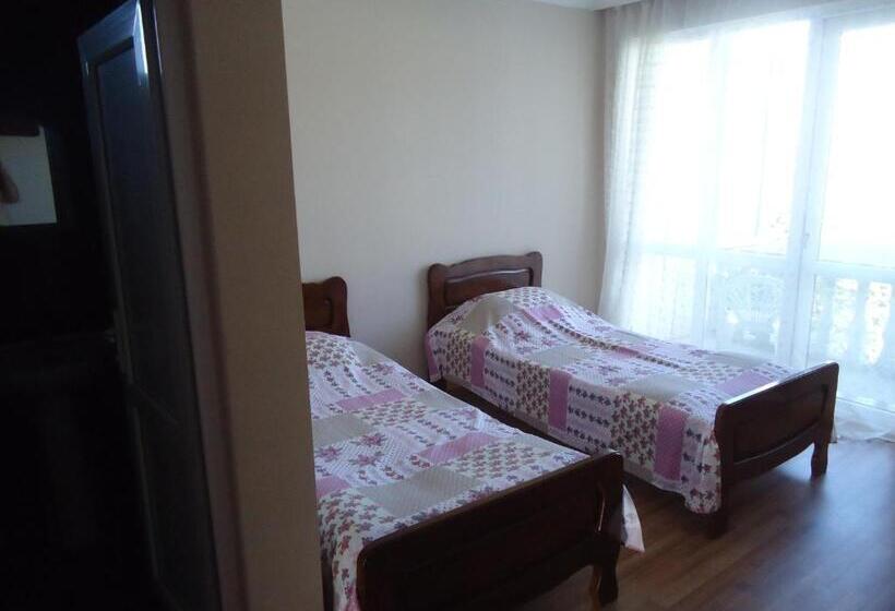 اتاق استاندارد با چشم‌انداز دریا, Gios Guest House