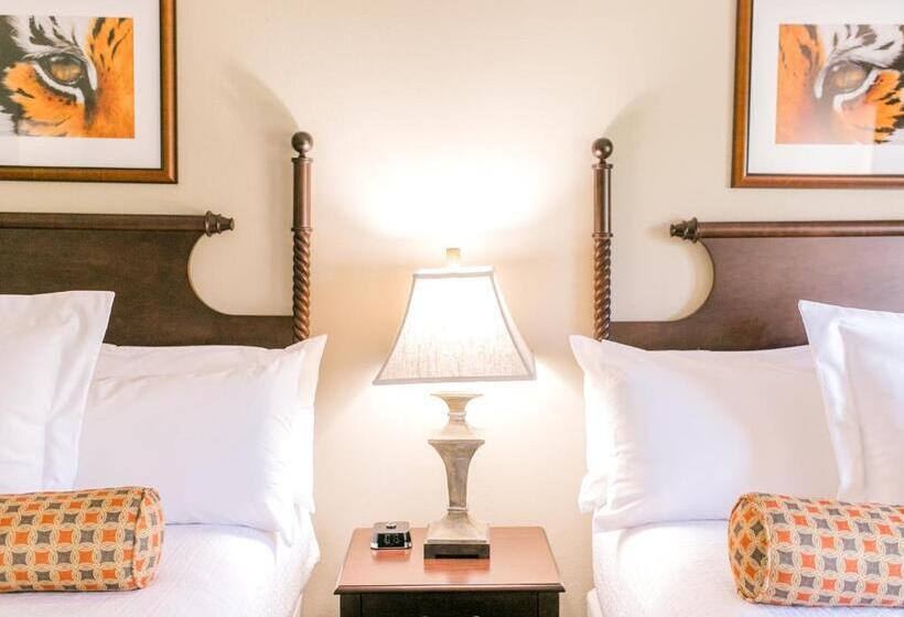 标准间, James F. Martin Inn