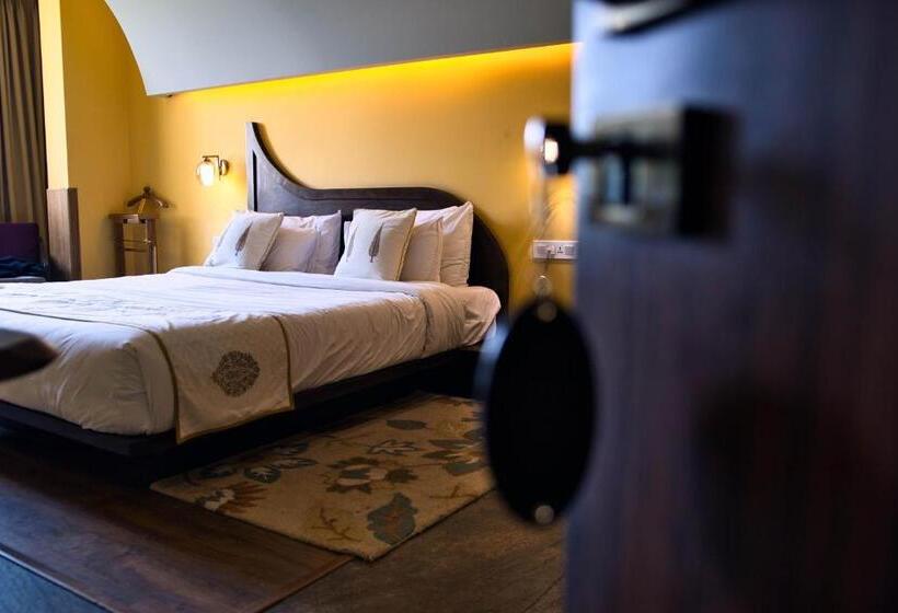 Superior Room King Size Bed, Ekaa Villa Near Taj Mahal