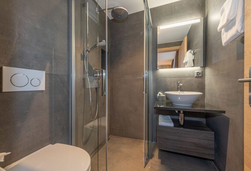 Номер Стандарт, Heimatlodge