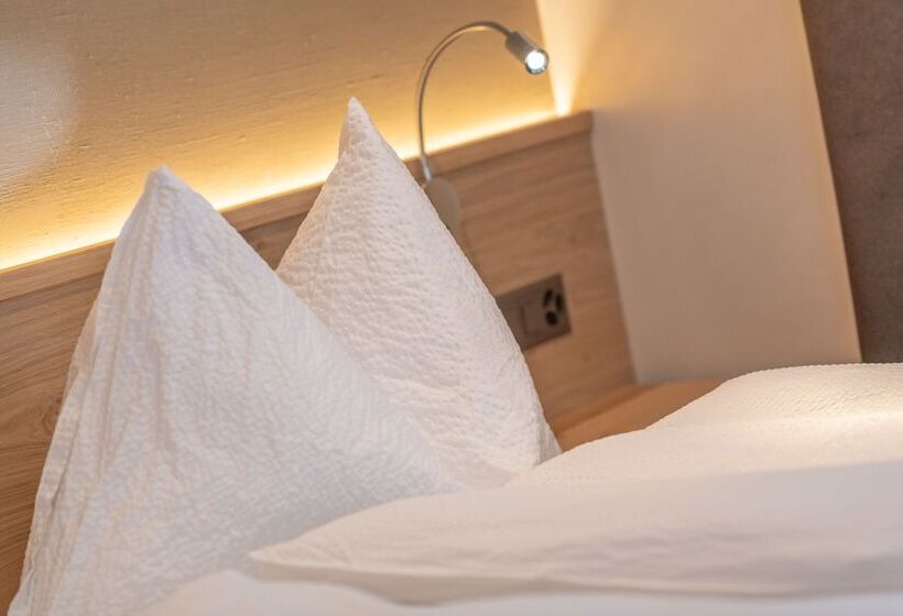 Номер Стандарт, Heimatlodge