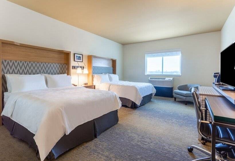 Люкс Адаптированный для Инвалидов, Holiday Inn & Suites Cedar Falls Waterloo Event Ctr, An Ihg