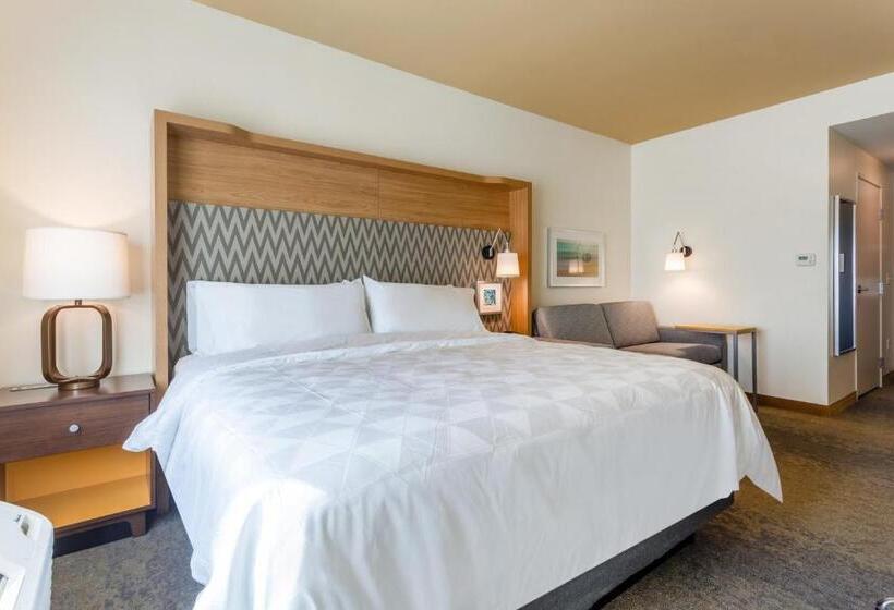 Номер Стандарт Кровать Кинг Адаптированный для Инвалидов, Holiday Inn & Suites Cedar Falls Waterloo Event Ctr, An Ihg