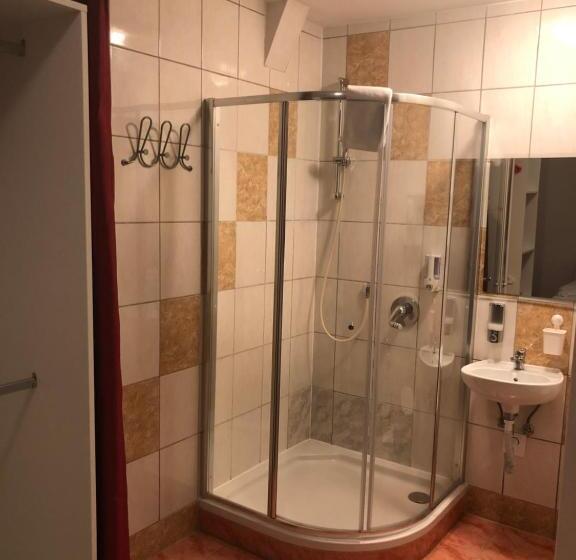 Номер Basic, Center Rooms Villach