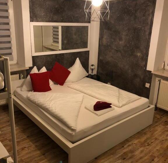 Четырехместный Номер Классик, Center Rooms Villach