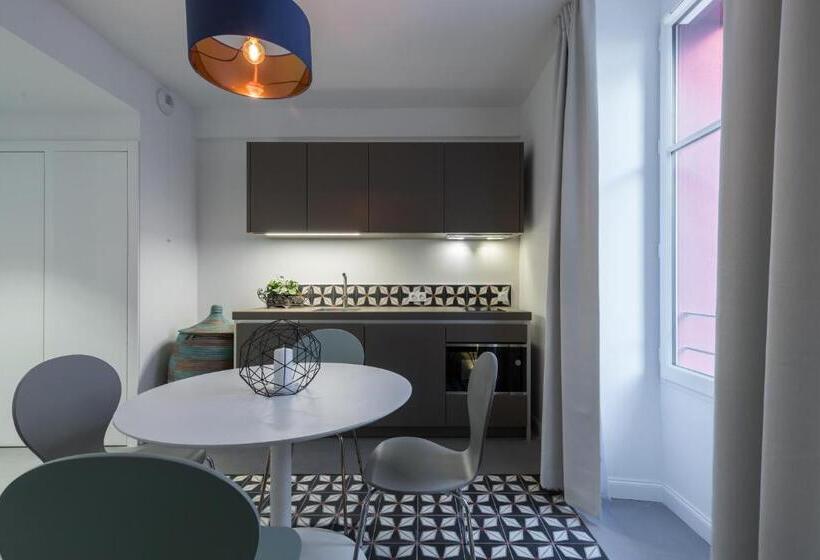 Escritório Estándar, L Abeille  Boutique Apartments