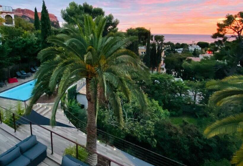 小型豪华套房, The Address Cassis