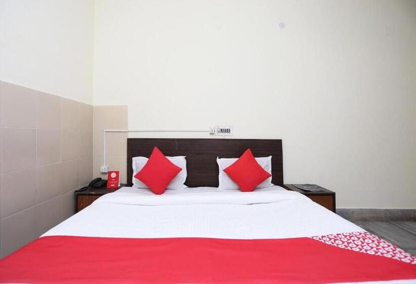 豪华三人间, O Shree Ram Residency